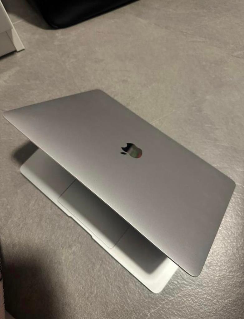 Macbook Air Retina - 2020 - 13 inch, Ophalen of Verzenden, Zo goed als nieuw