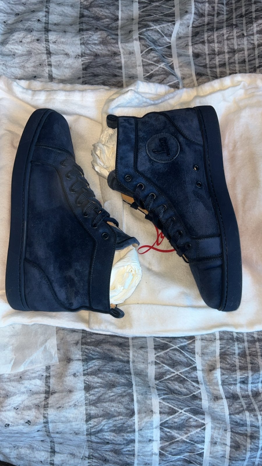 Christian Louboutin Donkerblauwe Suède High Top Sneakers, Ophalen of Verzenden, Zo goed als nieuw, Blauw, Sneakers of Gympen