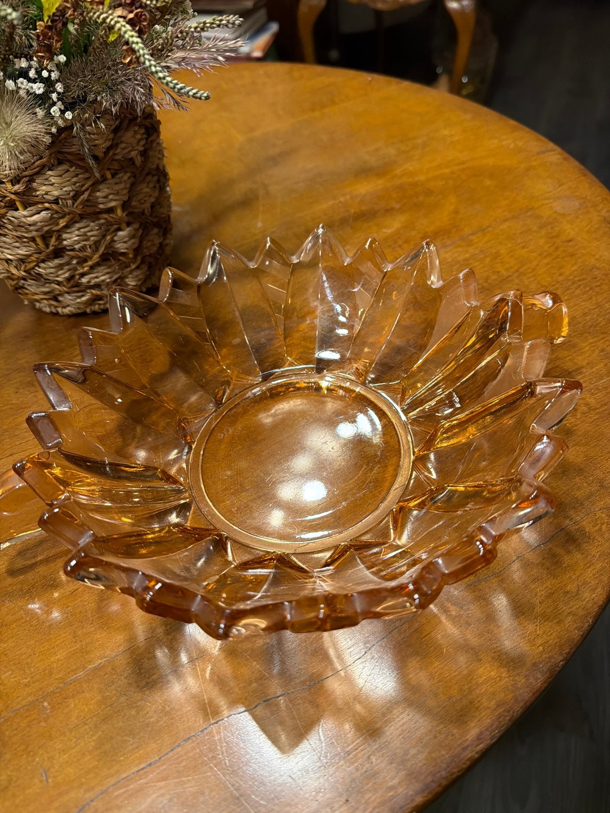 Vintage glazen schaal in zonnebloem design, Ophalen of Verzenden