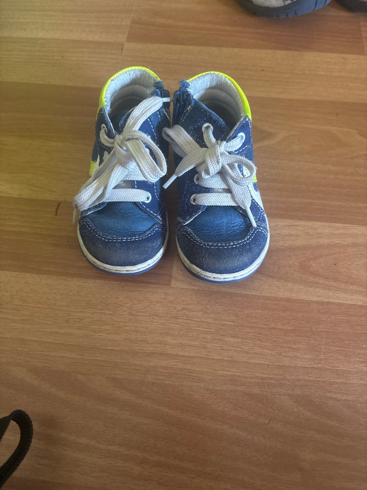 Leuke blauwe babyschoentjes - maat 20, Ophalen of Verzenden, Gebruikt, Jongetje of Meisje, Schoentjes