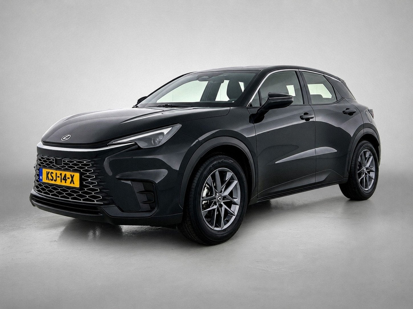Lexus LBX 1.5 2WD | Comfort & Safety Pack | Demo | Direct Le, Auto's, 12 maanden, Zwart, Bedrijf, 650 kg