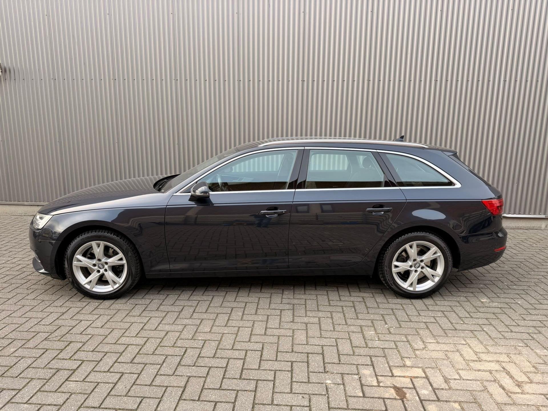 Audi A4 Avant 1.4 TFSI Lease Edition Nieuwe Distributie Riem, Voorwielaandrijving, 1345 kg, Gebruikt, 4 cilinders