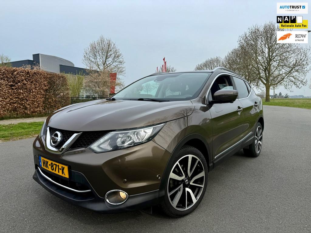 Nissan Qashqai 1.2 Tekna PANO/NAVI/CLIMA/LEER/CAMERA, Auto's, Lichtsensor, Gebruikt, 4 cilinders, Bruin