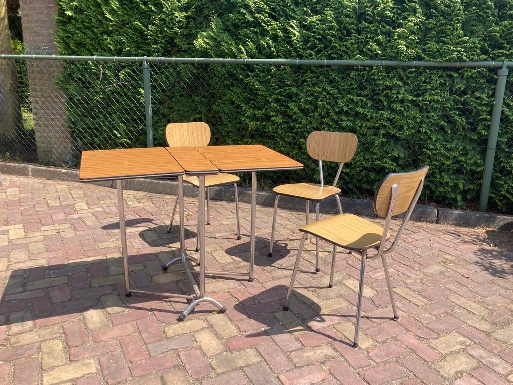 Leuk bruin formica setje opklaptafeltje en 3 stoelen, Ophalen, Zo goed als nieuw, Bruin, Twee