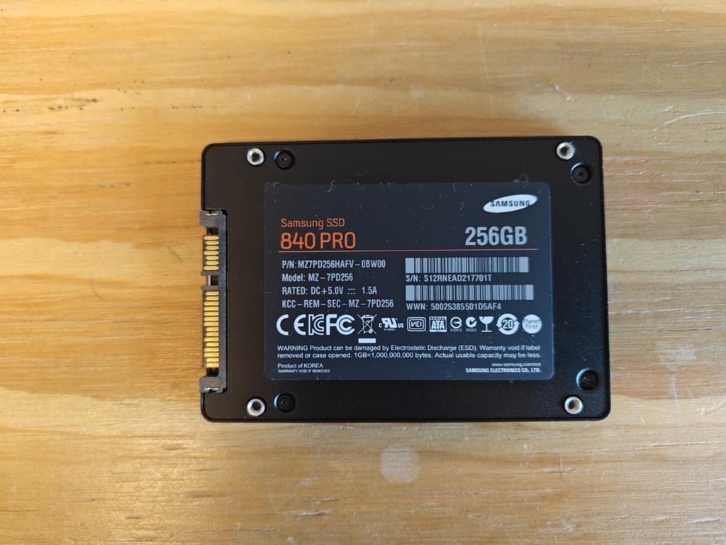 Samsung 840 PRO 256GB SSD - Snelle en Betrouwbare Opslag, Intern, Gebruikt, 256GB, Server