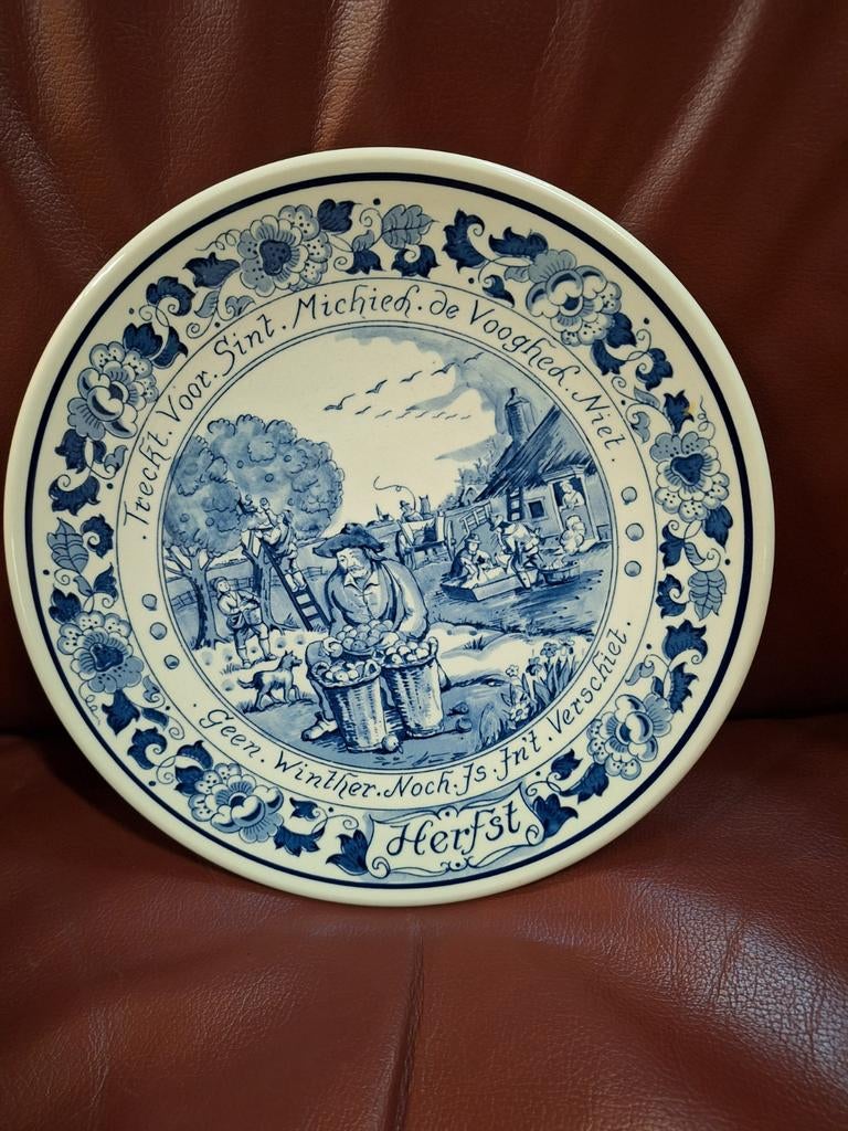 Delfts Blauw wandbord Royal Goedewaagen - Herfsttafereel, Antiek en Kunst, Antiek | Wandborden en Tegels, Ophalen of Verzenden