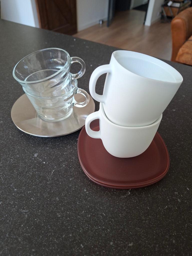 Nespresso 2x witte porseleinen en 2x glas koffie kopjes, Ophalen, Porselein, Overige stijlen, Kop(pen) en/of Schotel(s)