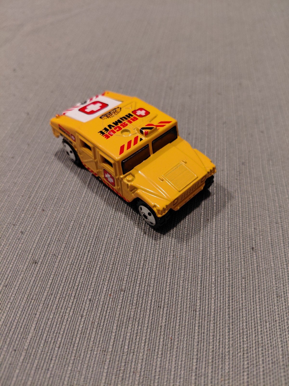 Matchbox Rescue Humvee 4x4 1994 1:70 geel, Ophalen of Verzenden, Zo goed als nieuw, Auto