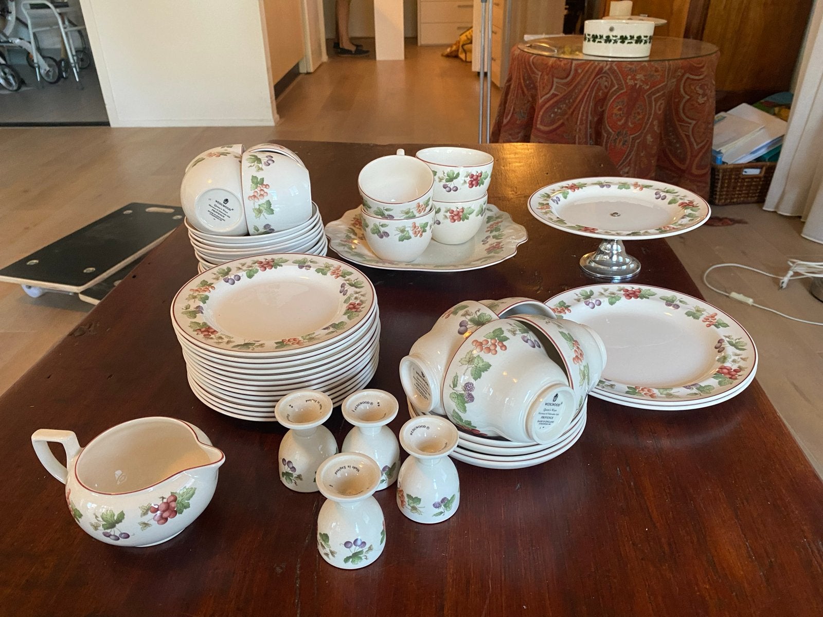 Servies Wedgwood Queen's Ware Provence - Uitgebreide Set, Ophalen
