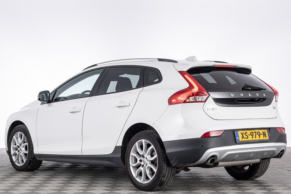 Volvo V40 Cross Country 1.5 T3 Polar+ Luxury Automaat | LEDE, 12 maanden, Euro 6, Wit, 152 pk