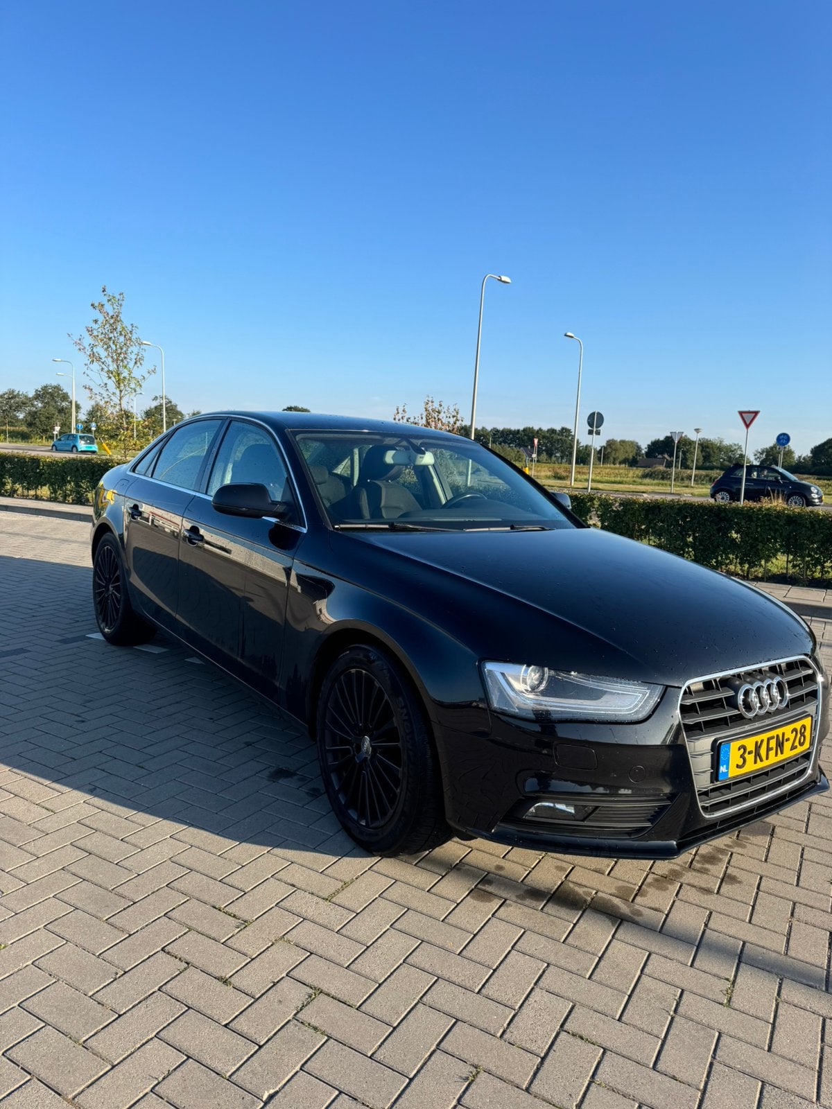 Audi A4 1.8 Tfsi 125KW Multitronic 2013 Zwart, Auto's, Audi, 4 cilinders, Zwart, Origineel Nederlands, 75 €/maand