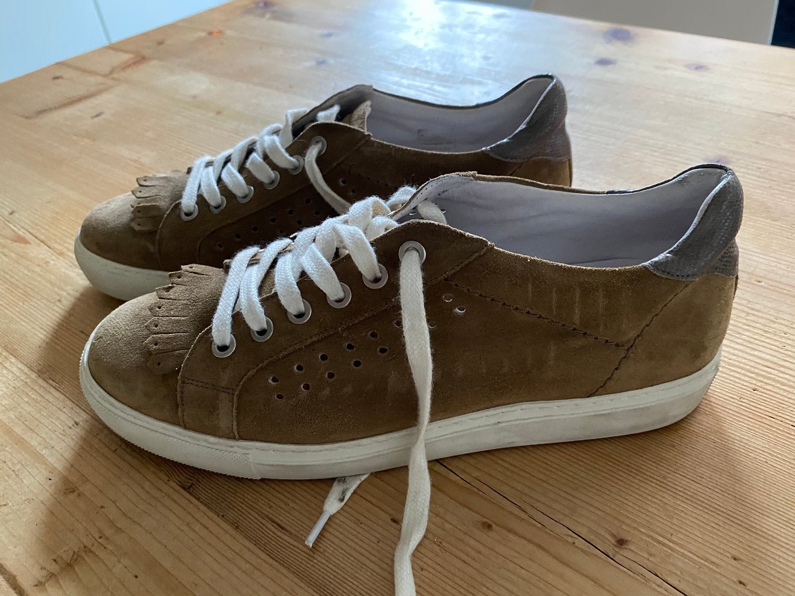 Via via suede sneakers mt. 40, Ophalen of Verzenden, Nieuw, Sneakers of Gympen