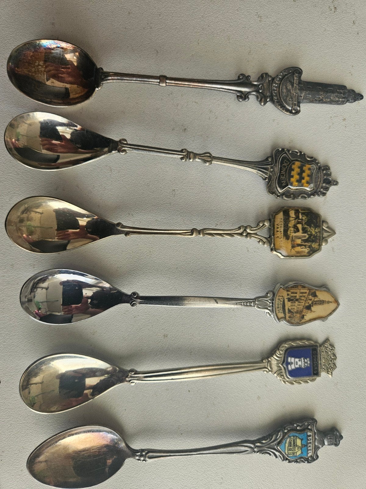 12 zilveren theelepeltjes met diverse steden en landen, Antiek en Kunst, Ophalen of Verzenden