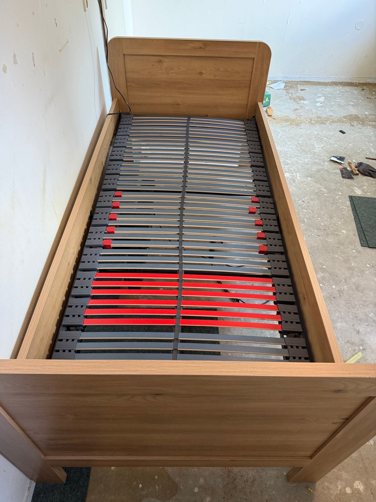 Eenpersoonsbed met matras en elektrische lattenbodem, Ophalen, 90 cm, Nvt, 200 cm