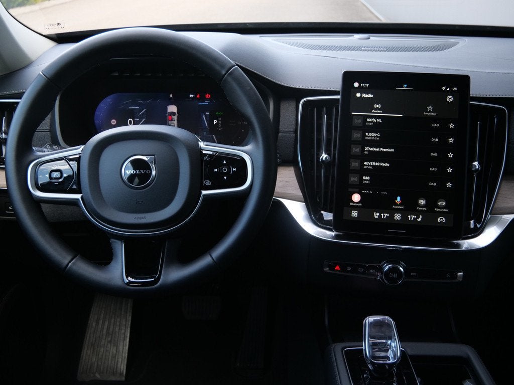 Volvo XC90 2.0 T8 Plug-in hybrid AWD Plus Dark 455 Pk Automa, Auto's, Volvo, 4 cilinders, 7 stoelen, Zwart, Vierwielaandrijving