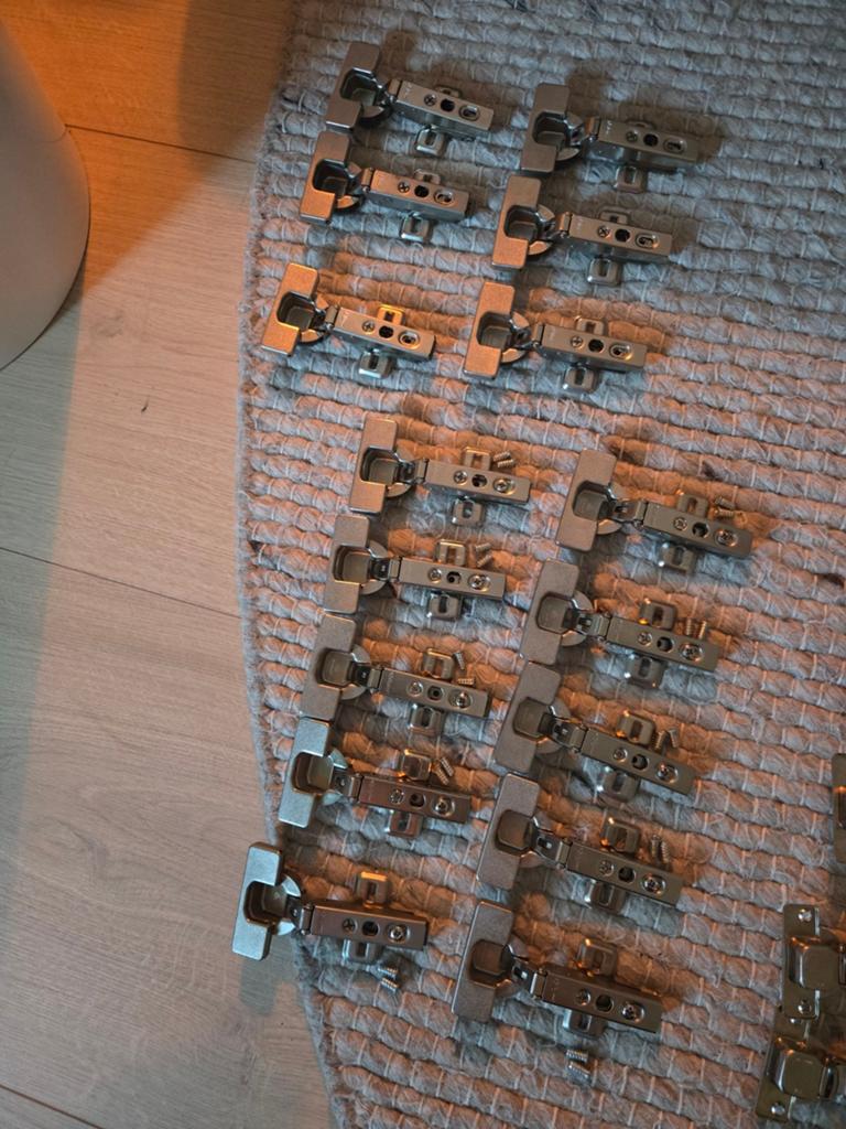 IKEA FAKTUM scharnieren keuken werken super, Ophalen of Verzenden, Zo goed als nieuw, IJzer, Scharnier