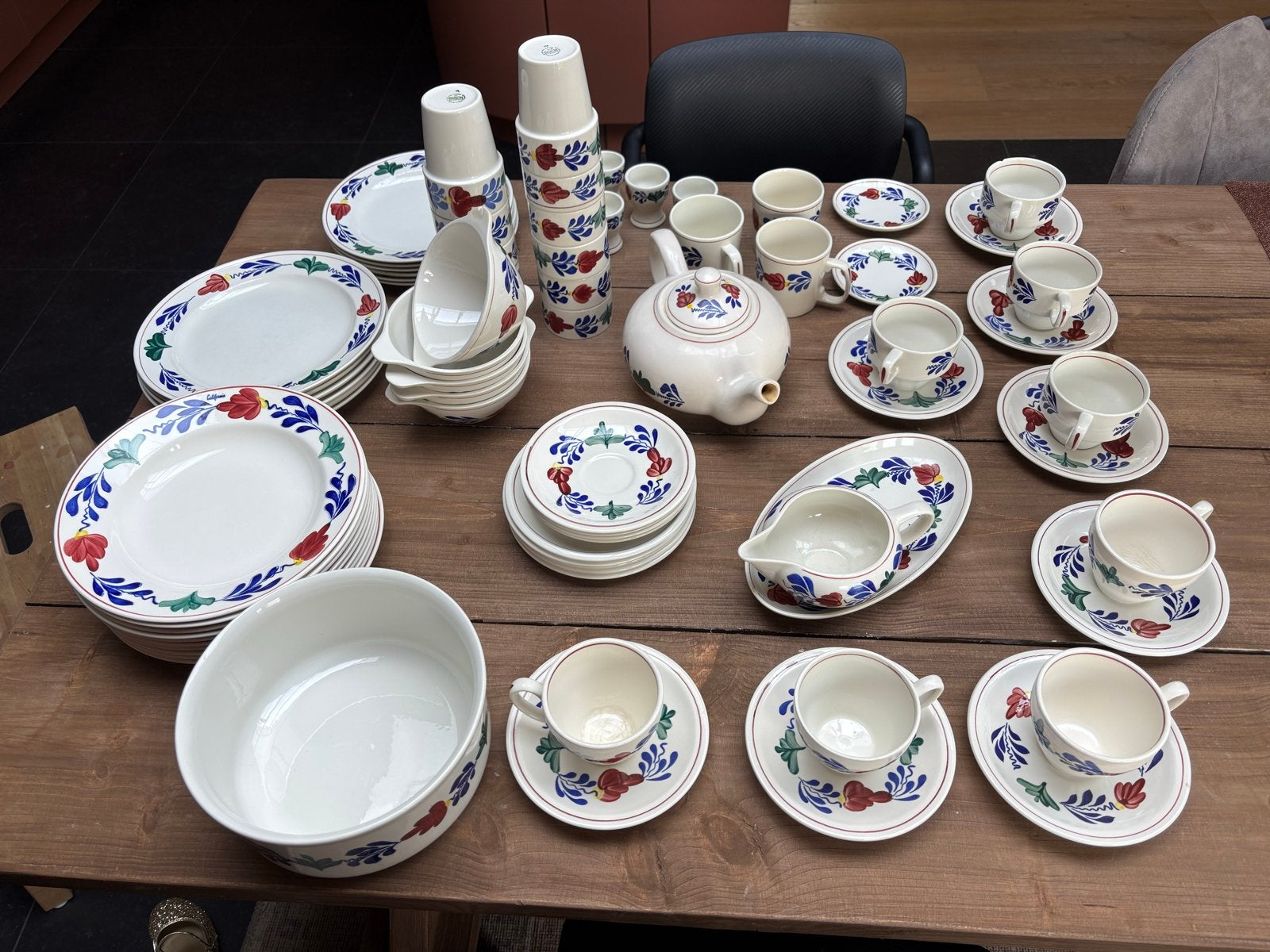 Uitgebreid Boerenbont servies - in goede staat, Huis en Inrichting, Keuken | Servies, Gebruikt, Compleet servies, Landelijk/Boerenbont