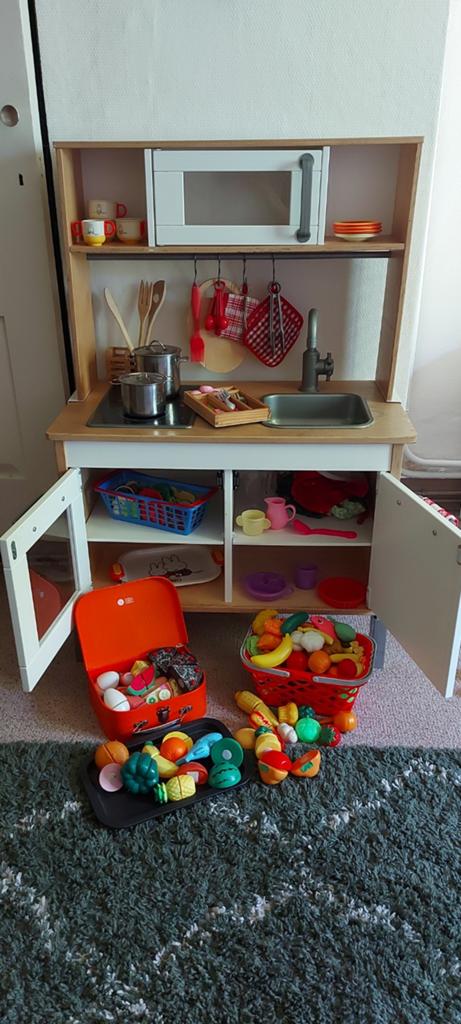 IKEA Speelkeuken met veel accessoires en Nijntje servies, Kinderen en Baby's, Speelgoed | Speelkeukens, Ophalen