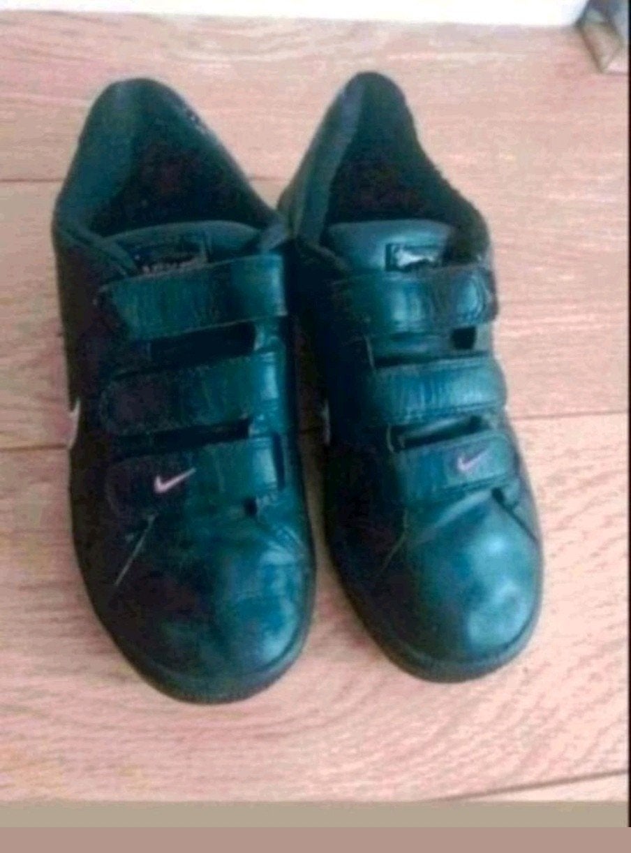 Nike zware schoenen maat 36.5, Meisje, Schoenen, Ophalen of Verzenden, Zo goed als nieuw