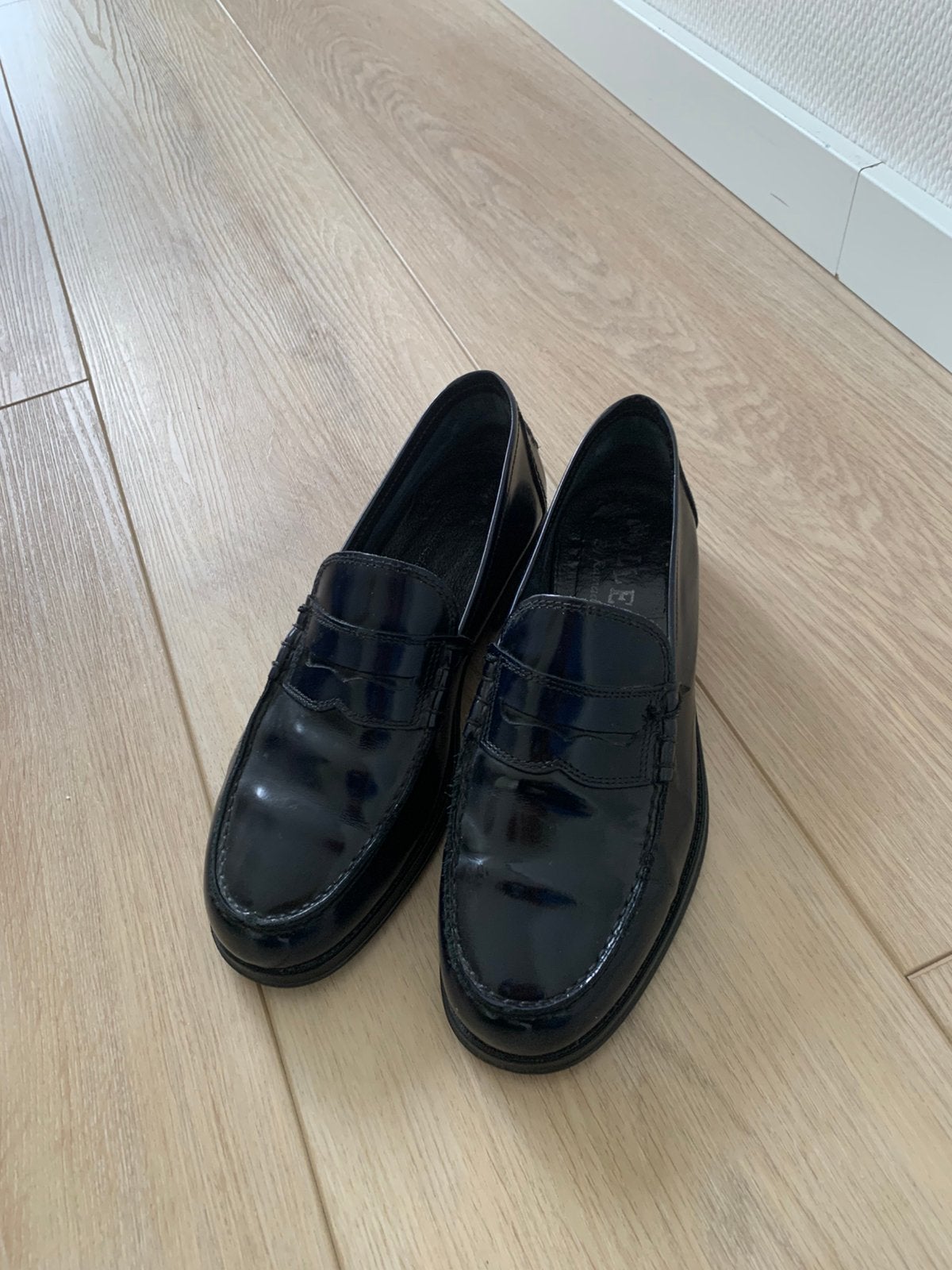 Mooie donkerblauwe loafers, handgemaakt in maat 42, Kleding | Heren, Loafers, Zo goed als nieuw, Verzenden, Blauw