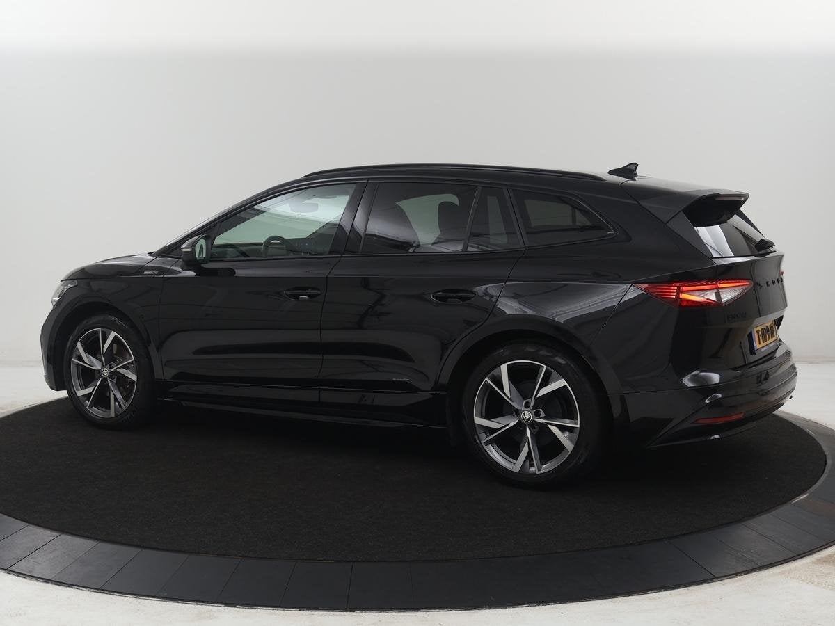 Skoda Enyaq iV 80 Sportline | SOH 94,1% | Camera | Navigatie, Achterwielaandrijving, Gebruikt, 80 kWh, Zwart