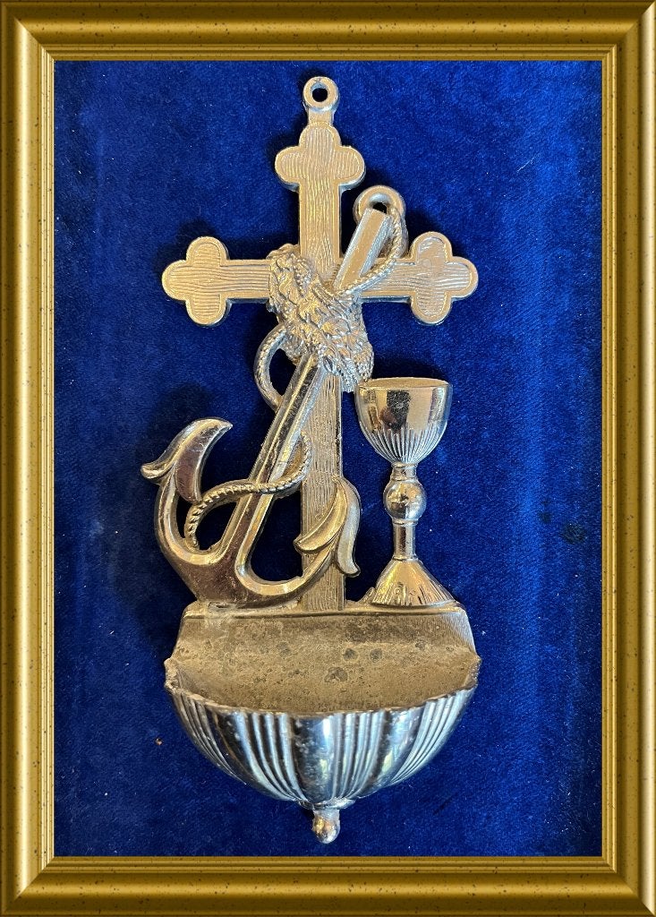 Oud metalen wijwatervaatje: Anker, kruis, kelk, geloof, Antiek en Kunst, Antiek | Religie, Ophalen of Verzenden