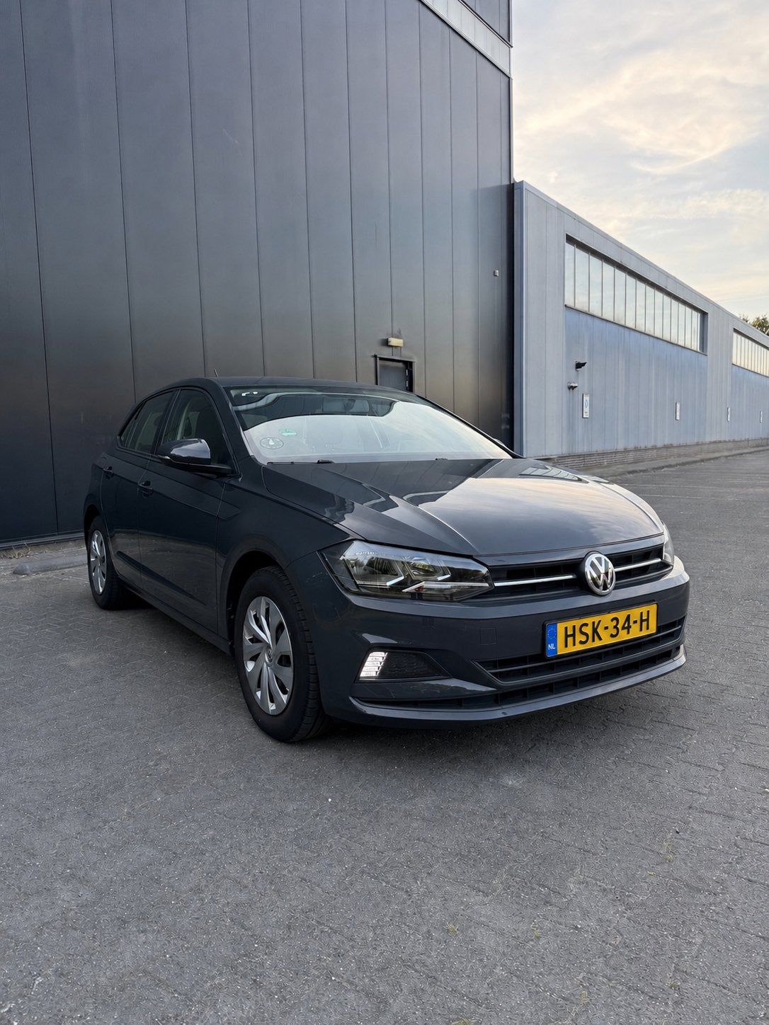 Volkswagen Polo 1.0 TSI 95pk 2020 Urano Grey, Voorwielaandrijving, 95 pk, 1055 kg, Bedrijf