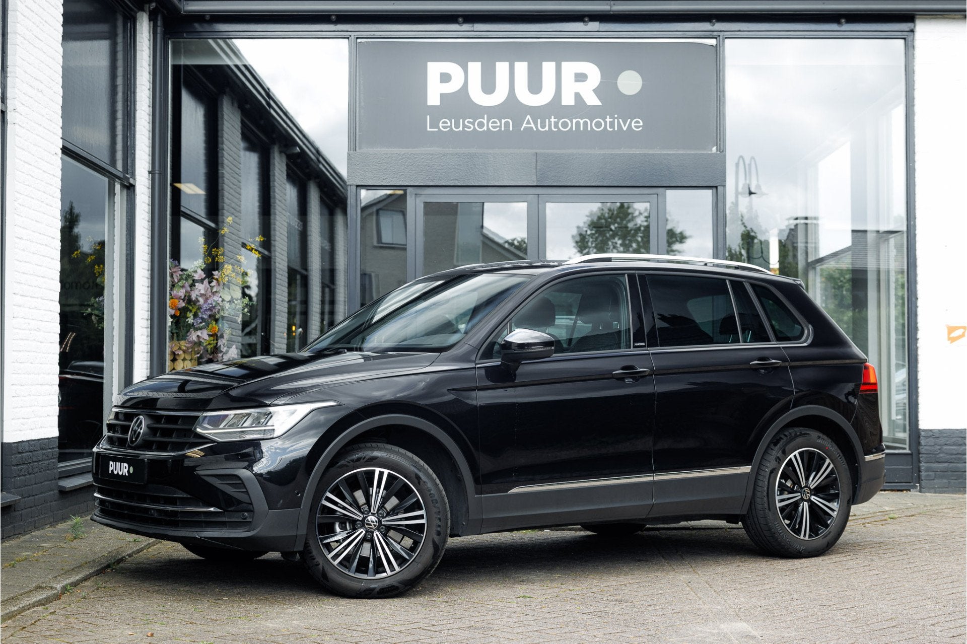 Volkswagen Tiguan 1.5 TSI Life Business Carplay - Trekhaak, Auto's, Volkswagen, 1441 kg, Stof, 4 cilinders, 150 pk