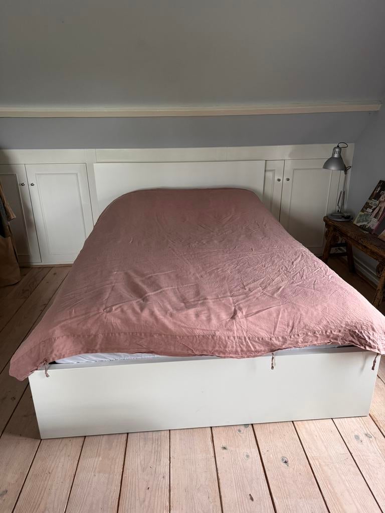 Ikea bed Malm wit 200x140, 4lades, Wit, Tweepersoons, Zo goed als nieuw, Hout