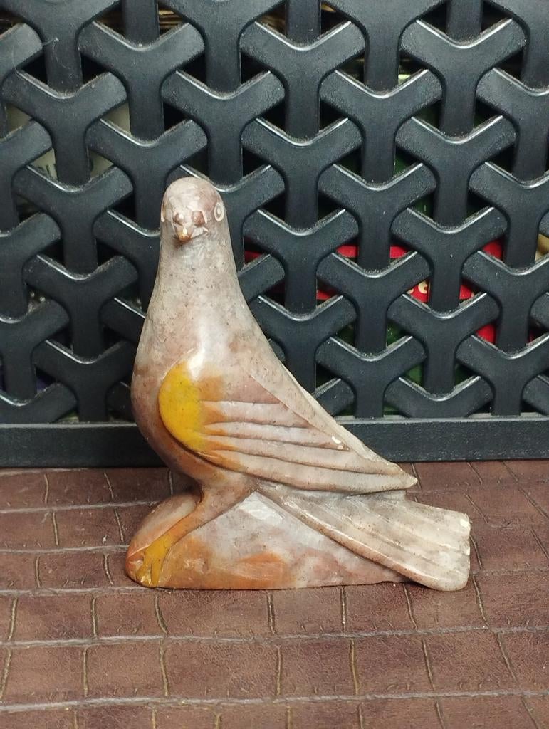 een zeldzaam stenen fluitbeeldje, Verzamelen, Beelden en Beeldjes, Ophalen of Verzenden, Zo goed als nieuw, Dier