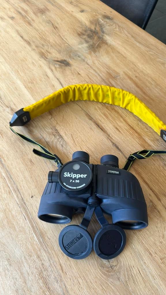 Steiner Skipper 7x50 verrekijker met kompas en draagband, Ophalen of Verzenden, Zo goed als nieuw, Porro (met knik)