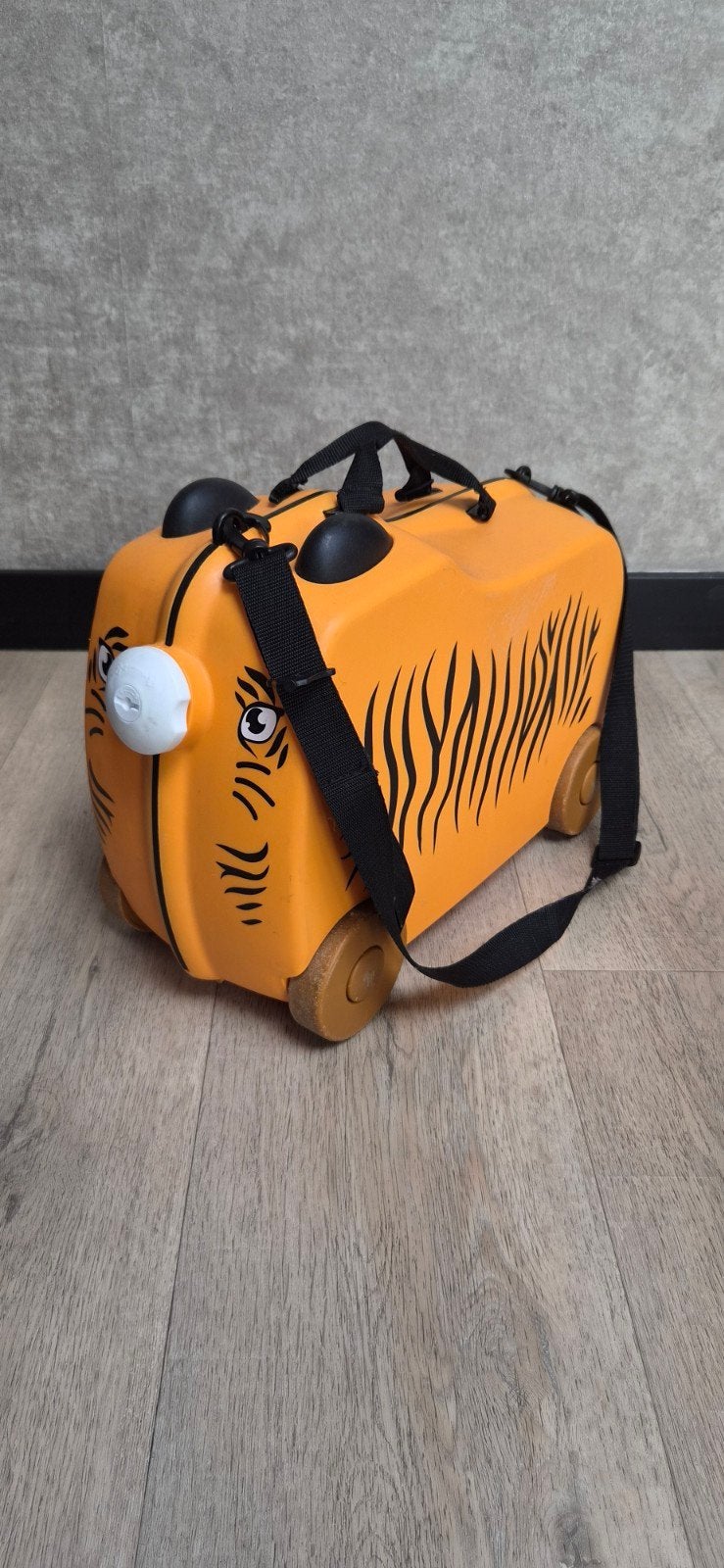 Kinderkoffer tijger design met wieltjes, Ophalen, Zo goed als nieuw