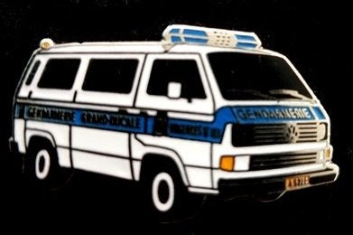 Volkswagen Combi T3- Gendarmerie pin, Verzenden, Nieuw, Transport, Speldje of Pin