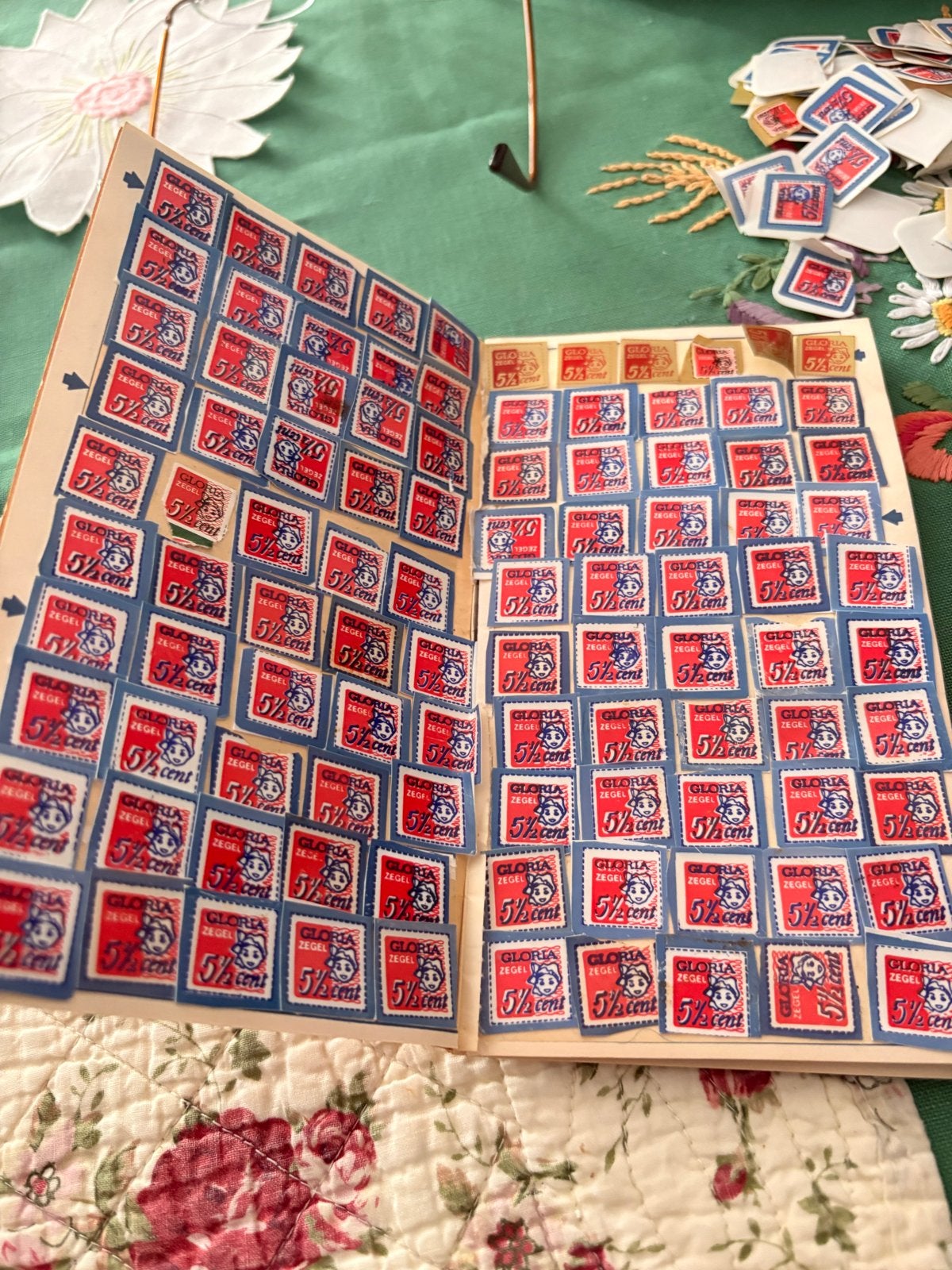 Oud Gouda's Glorie Spaarboekje met zegels, Ophalen of Verzenden, Gebruikt