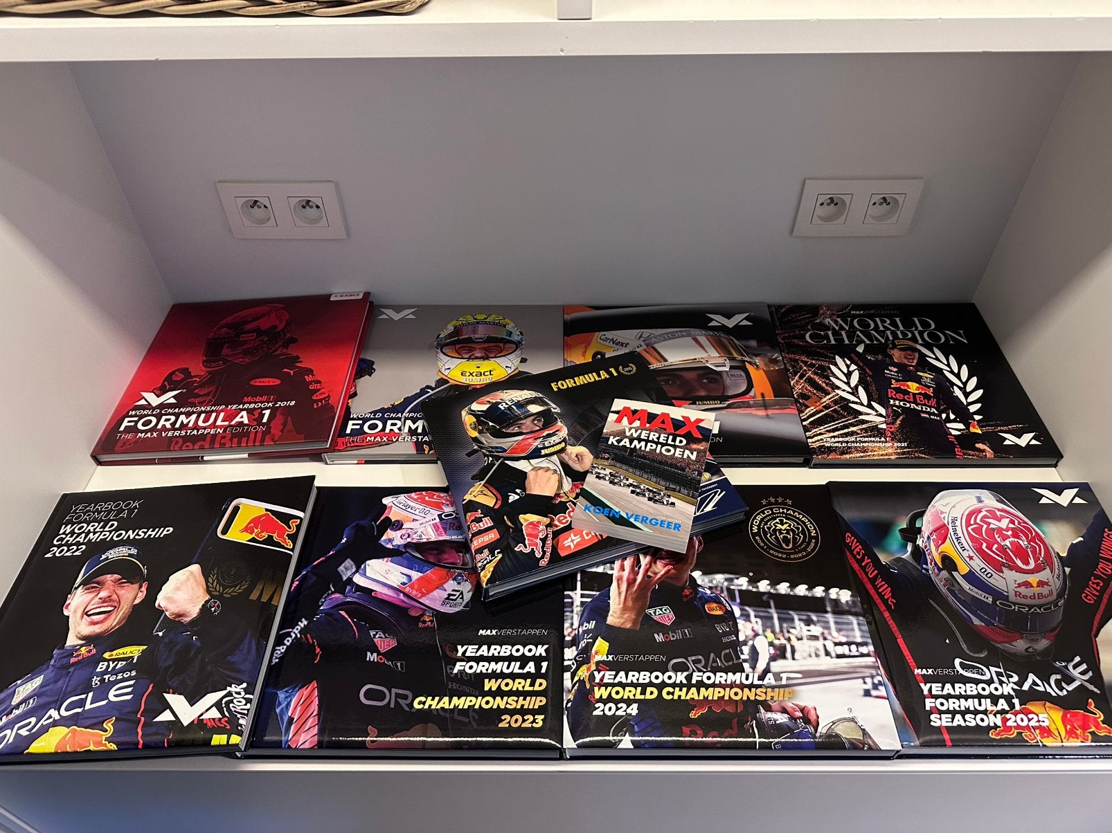 jaarboeken Max Verstappen., Ophalen, Zo goed als nieuw
