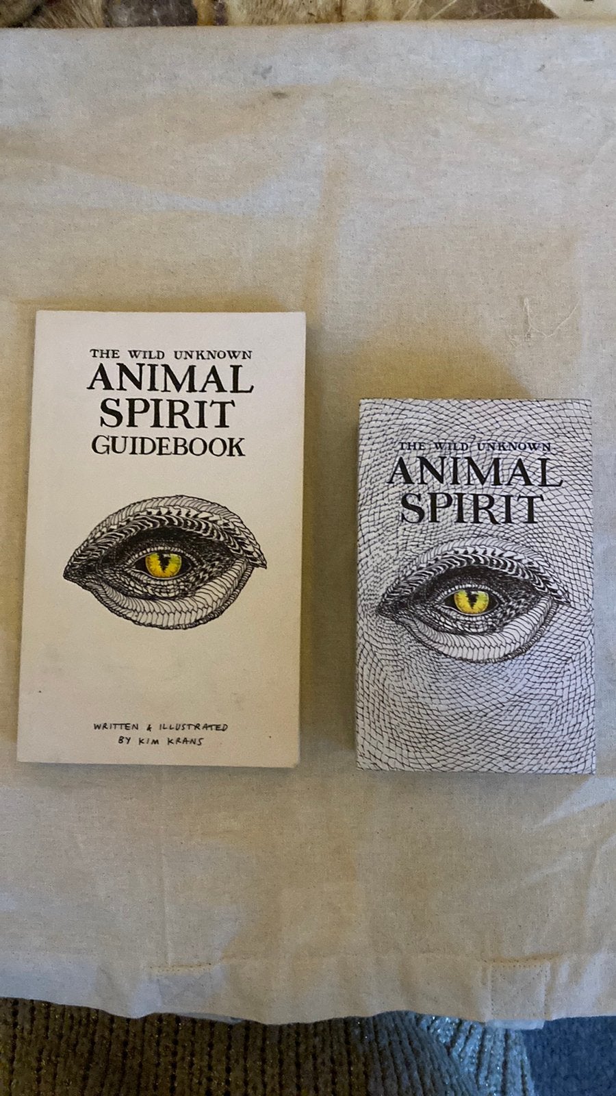 Wild Unknow - Animal Spirit Oracle by Kim Krans, Boeken, Tarot of Kaarten leggen, Overige typen, Ophalen of Verzenden, Zo goed als nieuw