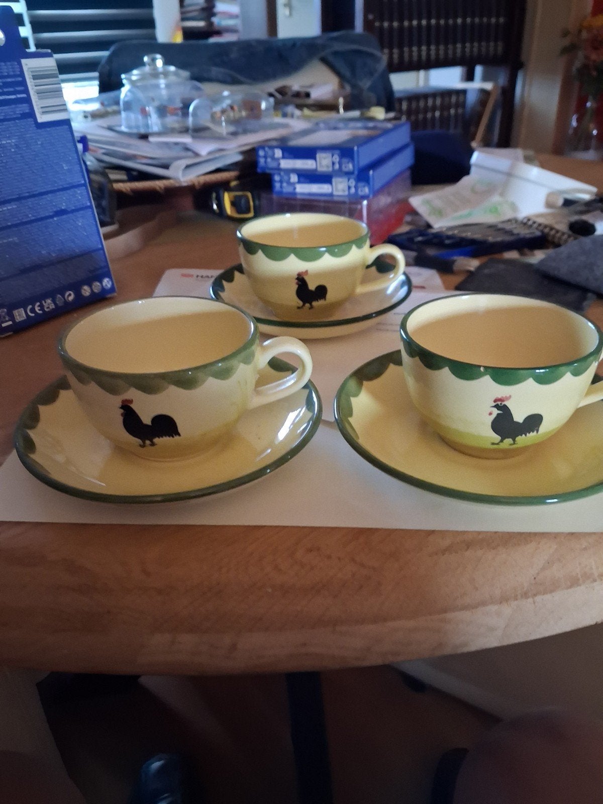 3 Vintage Boerenbont Kop en Schotels met Haan Decor, Gebruikt, Keramiek, Landelijk/Boerenbont, Ophalen of Verzenden
