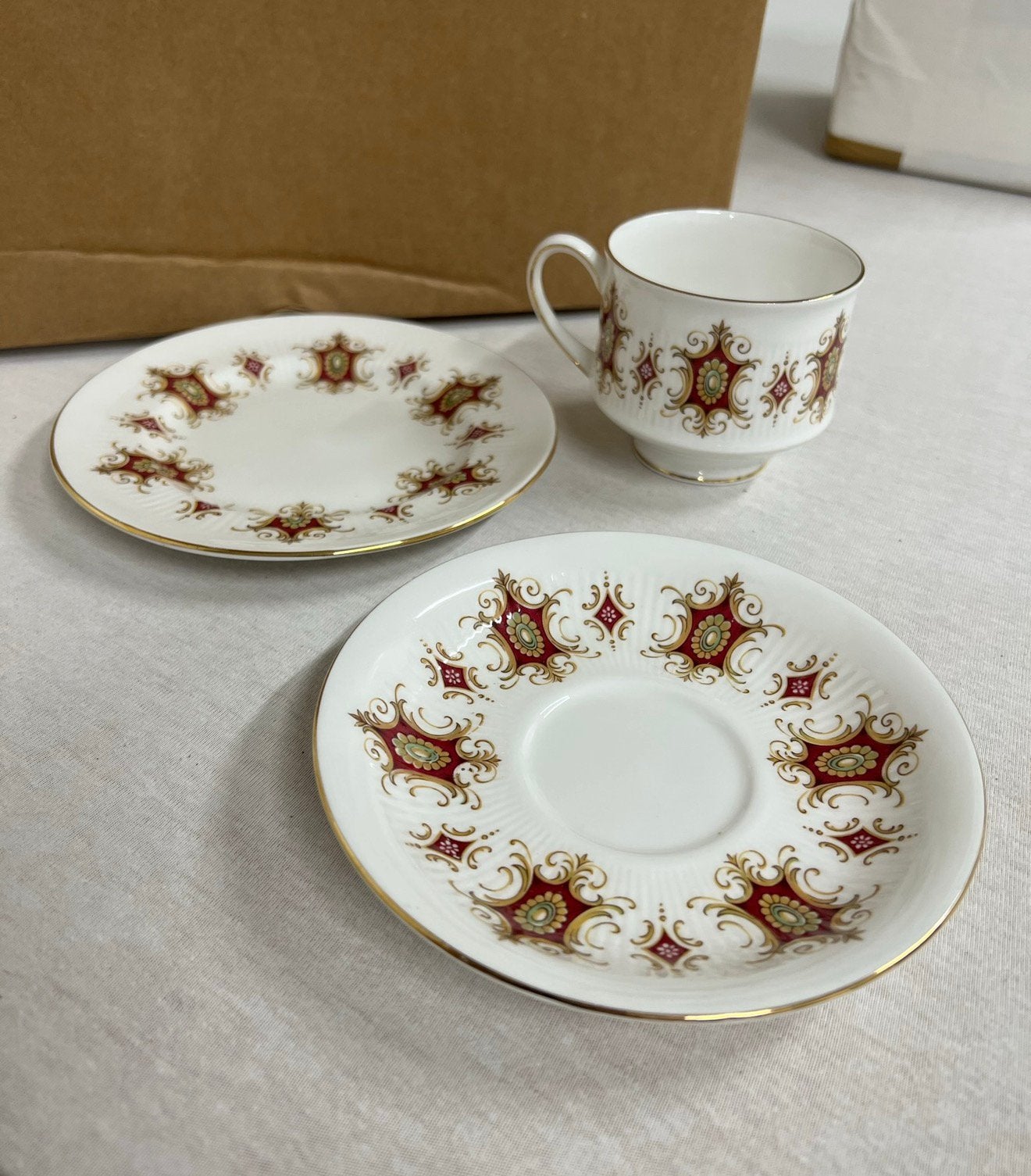 Paragon Bone China "Flamenco" Thee Kop, Schotel & Bord setje, Ophalen of Verzenden