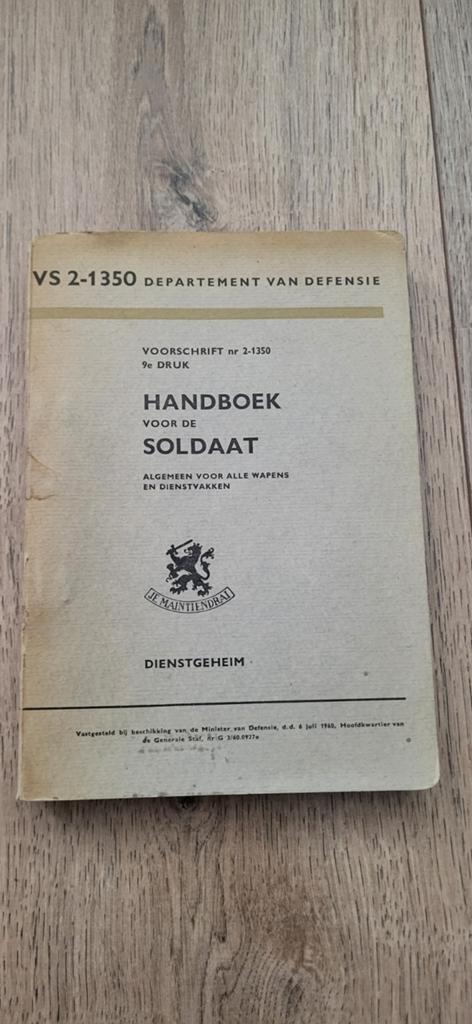 Handboek voor de Soldaat - 9e druk 1960, Gelezen, Ophalen of Verzenden, Landmacht, 1945 tot heden