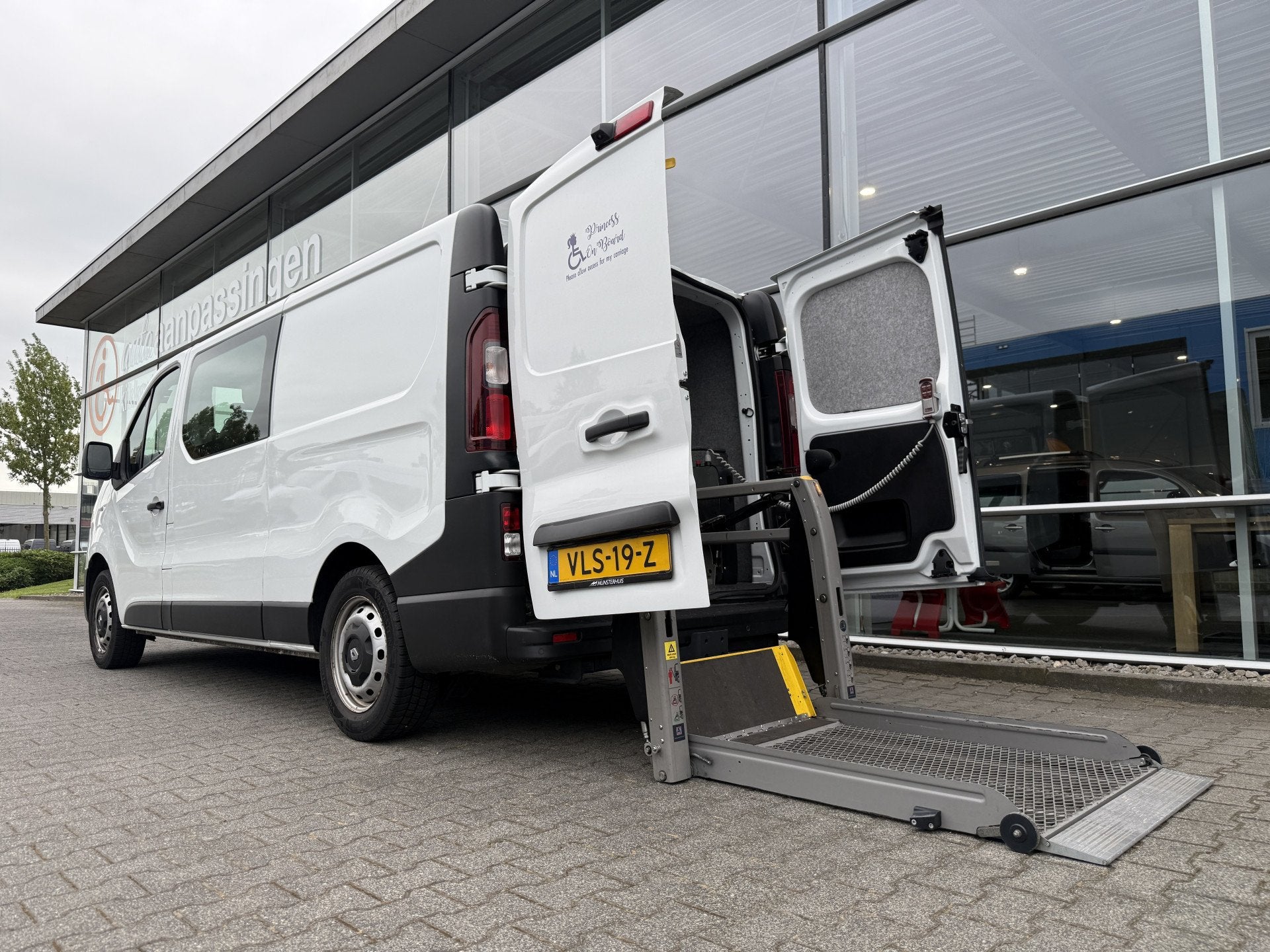 Renault Trafic 3+1 Rolstoelbus 1.6 dCi T29 L2H1 Comfort Ener, Voorwielaandrijving, Gebruikt, Euro 6, 4 cilinders