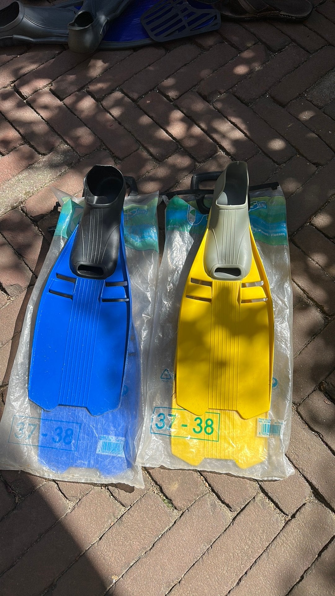 Flippers 2 paar mt 37-38, Ophalen of Verzenden, Zo goed als nieuw, Snorkelvinnen