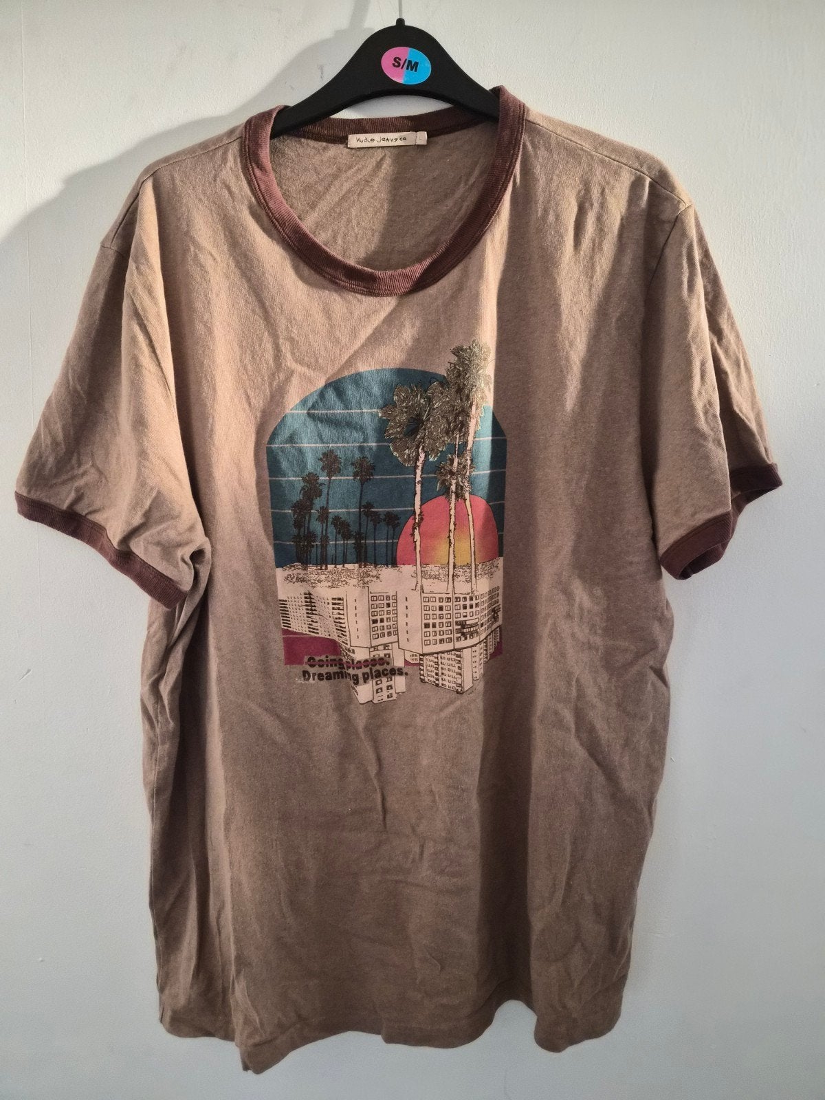 Nudie Jeans Co T-shirt met print - Maat L, Maat 52/54 (L), Bruin, Ophalen of Verzenden, Zo goed als nieuw