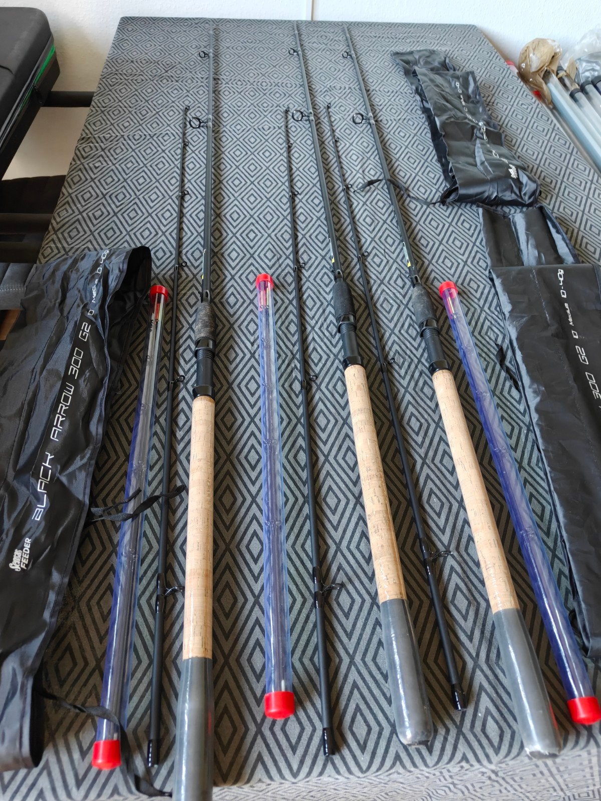 Sensas Feeder black arrow 300 G2 10-40g 10ft 2 stuks, Watersport en Boten, Ophalen of Verzenden, Nieuw, Werphengel