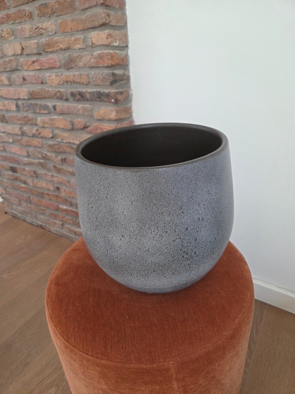 Plantenpot antraciet, Tuin en Terras, Ophalen, Rond, Zo goed als nieuw, Binnen