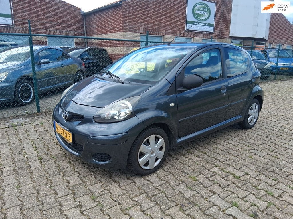 Toyota Aygo 1.0-12V Cool, Voorwielaandrijving, Euro 5, Stof, Gebruikt