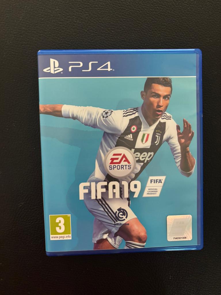 Fifa 19, Ophalen, Zo goed als nieuw, Sport, 3 spelers of meer
