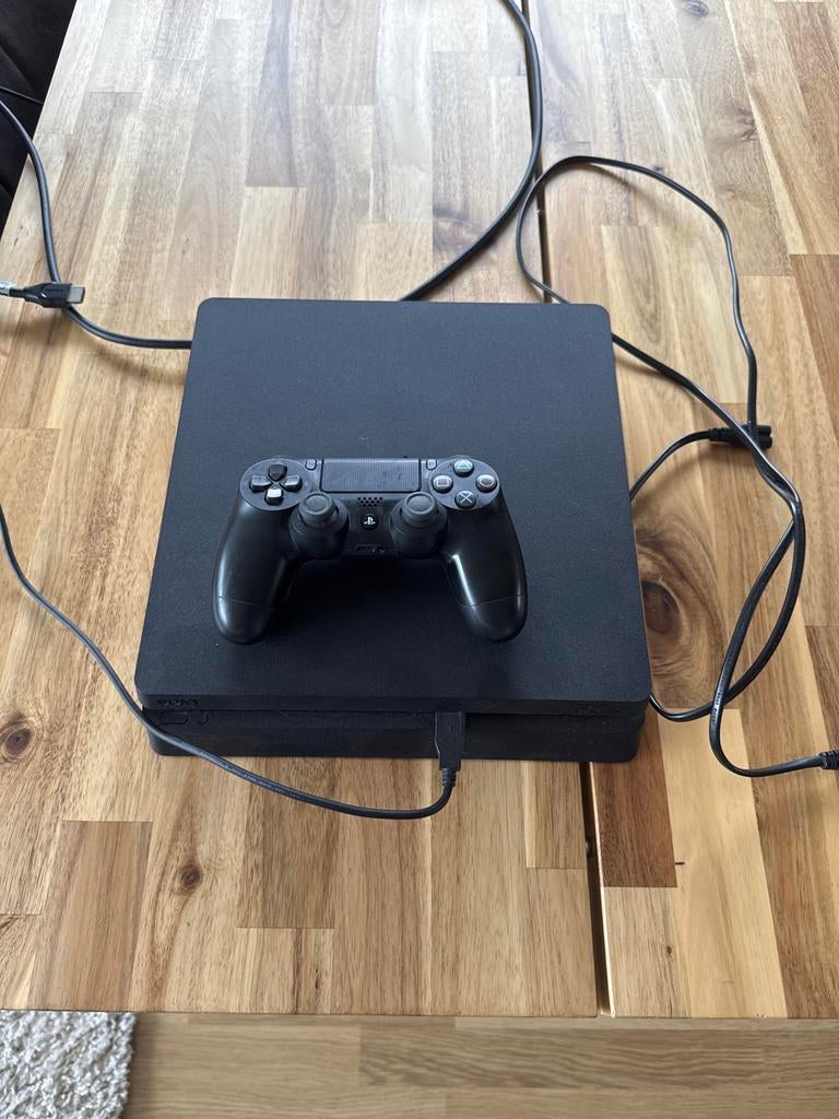Goed werkende PS4 Slim met 1 controller en kabels, Spelcomputers en Games, Spelcomputers | Sony PlayStation 4, Ophalen, Gebruikt