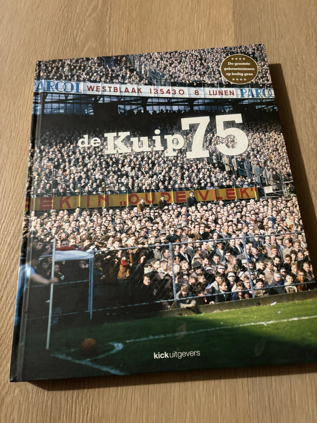 Boek De Kuip 75 - De grootste gebeurtenissen op heilig gras, Ophalen of Verzenden, Gelezen, Balsport