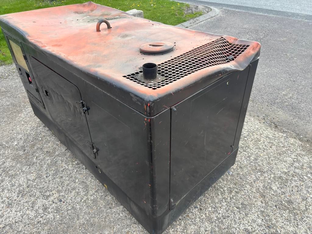 30 KVA Aggregaat 230/400 Volt Iveco diesel generator, Ophalen, Gebruikt, 30 kVA of meer, Elektrisch startend