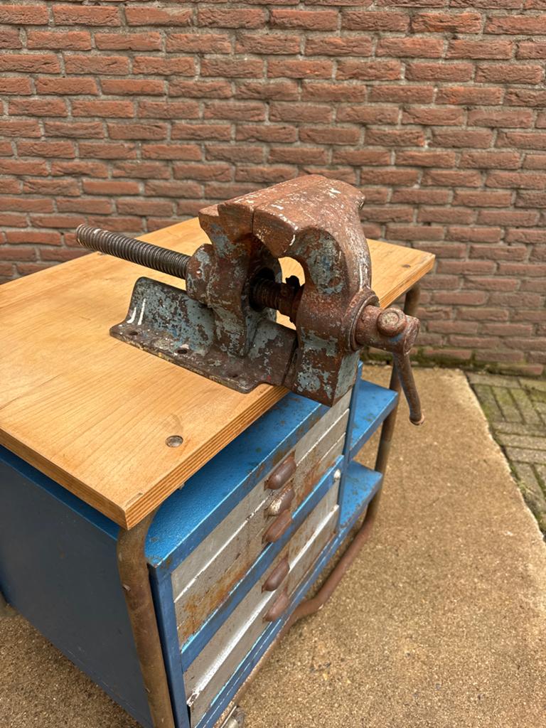 Oude Werkbank Bankschroef - Robuust en Vintage, Ophalen, Gebruikt
